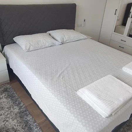 22 * Τρέμπινιε