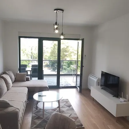 22 * Τρέμπινιε