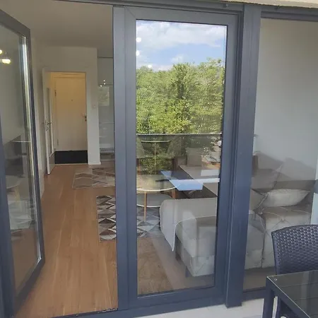 22 * Τρέμπινιε