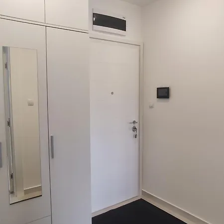 22 Διαμέρισμα *