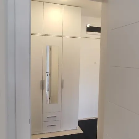 22 Διαμέρισμα *